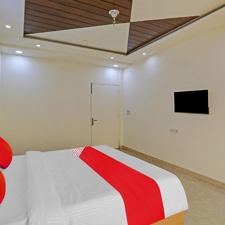 Hotel O Golden Key Inn Punjabi Bagh Neu-Delhi Exterior foto