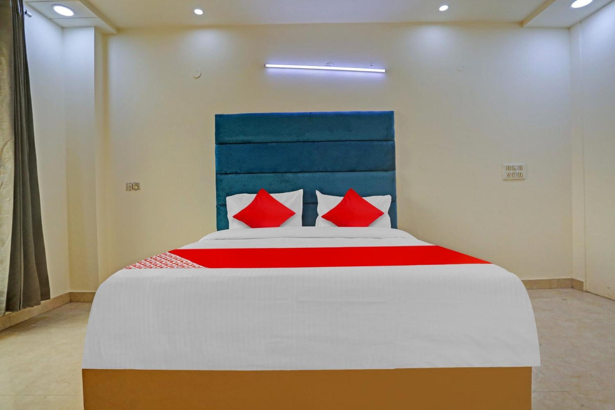 Hotel O Golden Key Inn Punjabi Bagh Neu-Delhi Exterior foto