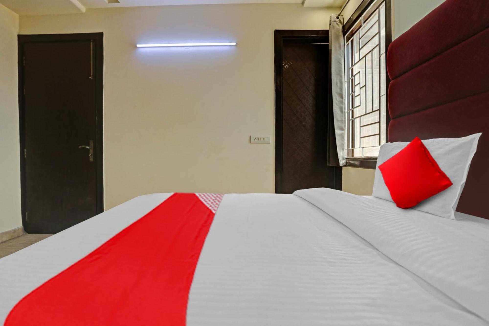 Hotel O Golden Key Inn Punjabi Bagh Neu-Delhi Exterior foto
